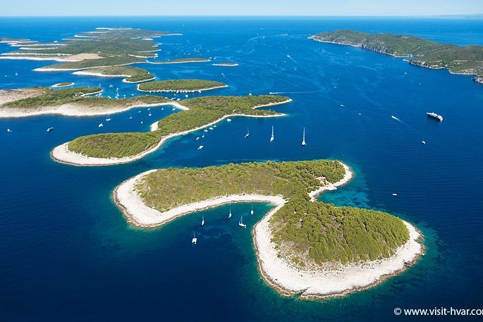 Pakleni islands in Croatia speed boat tours from Hvar